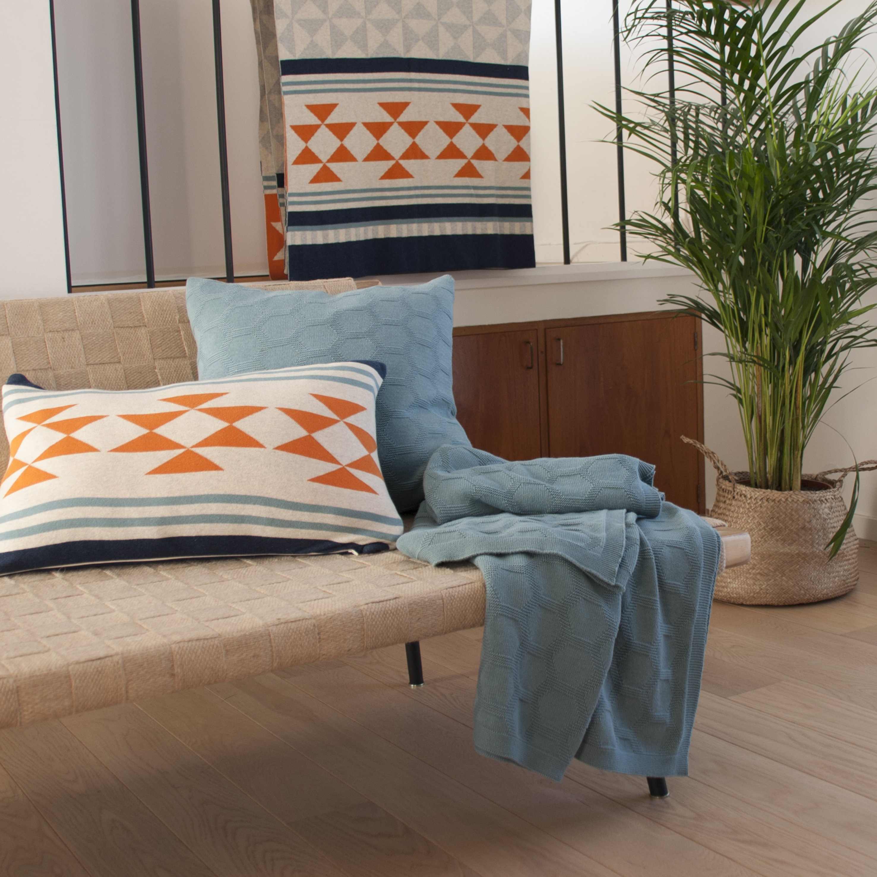 Iben in Orange und Blau ist eine schöne Ergänung zu Muster Herdis von Funky Doris